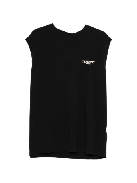 crew-neck sleeveless vest