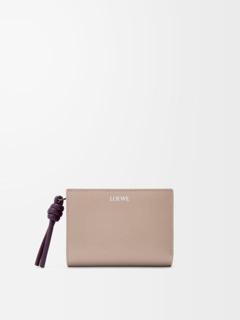 Knot compact wallet in shiny nappa calfskin