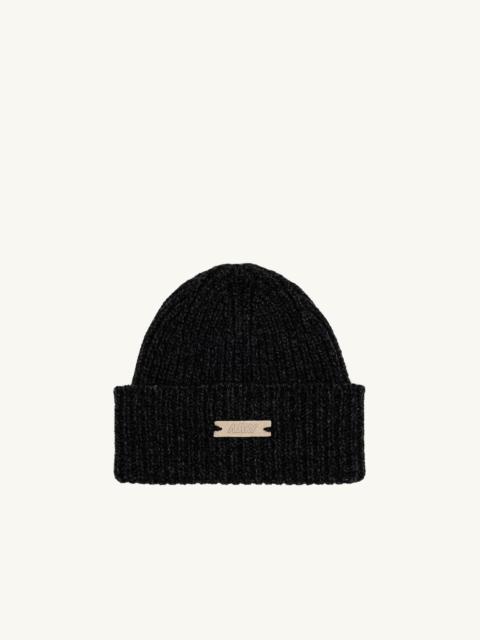 UNISEX BEANIE WITH LOGO PATCH