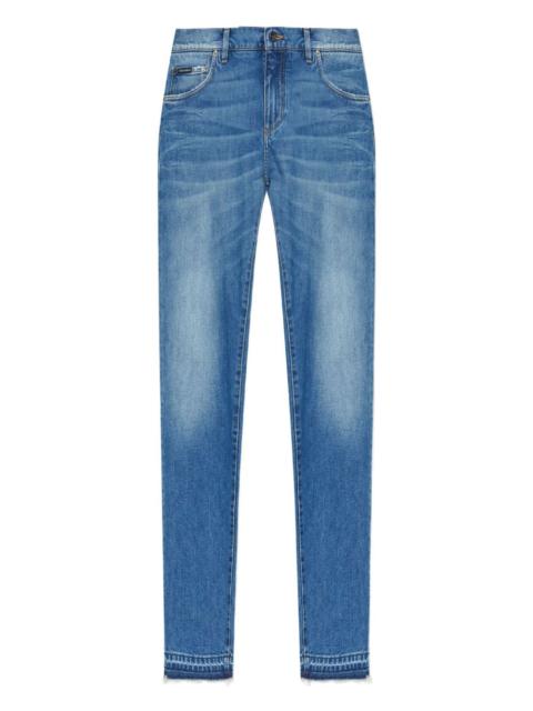 frayed-hem jeans