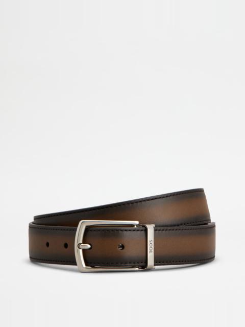 ADJUSTABLE AND REVERSIBLE BELT IN LEATHER - BROWN