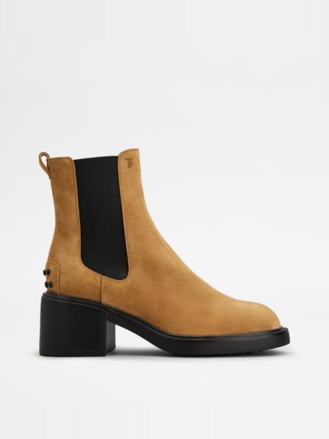 ANKLE BOOTS IN SUEDE - BROWN