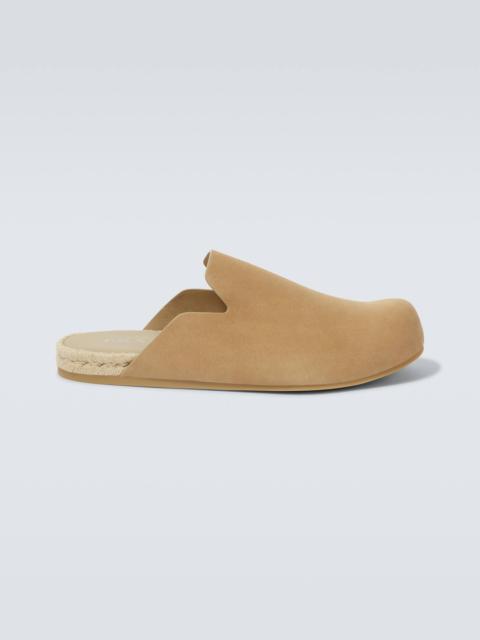 Suede clogs
