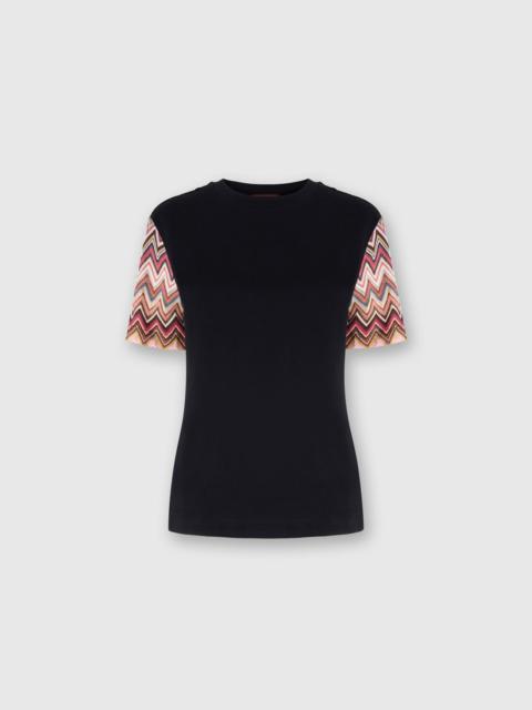 Crewneck T-shirt with zig zag knit sleeves