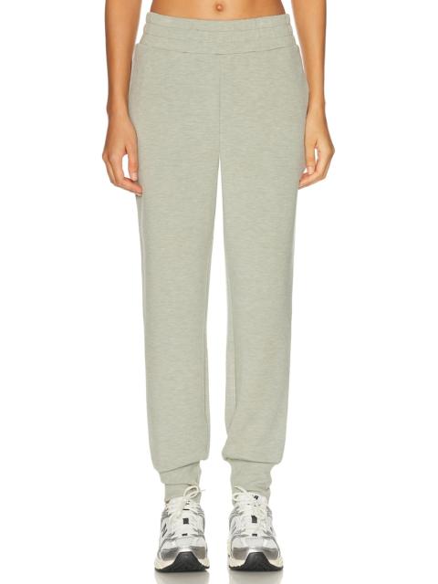 The Slim Cuff 27.5" Pant