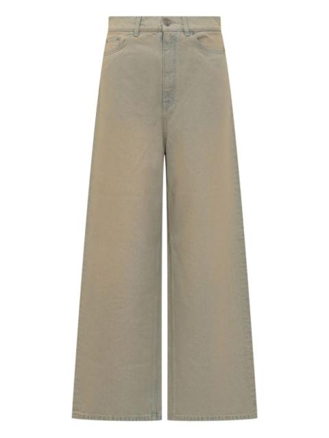 wide-leg high-rise trousers