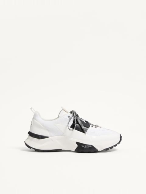 TRUE ACT LOW TOP SNEAKER IN MESH AND RUBBERIZED FABRIC