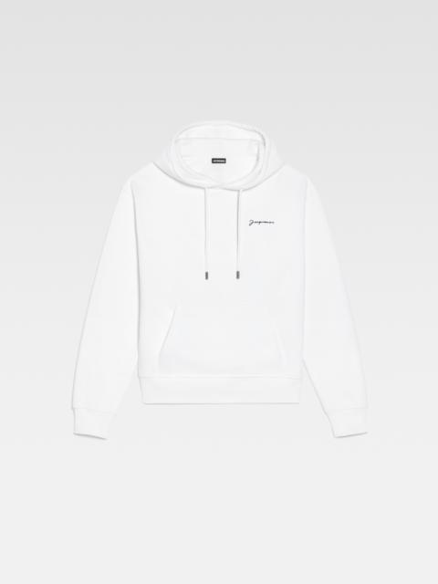 Le sweatshirt brodé