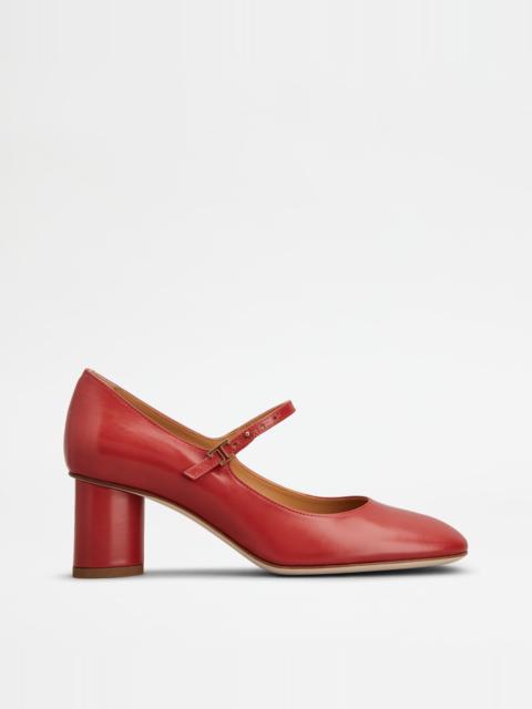 MARY JANES IN LEATHER - RED