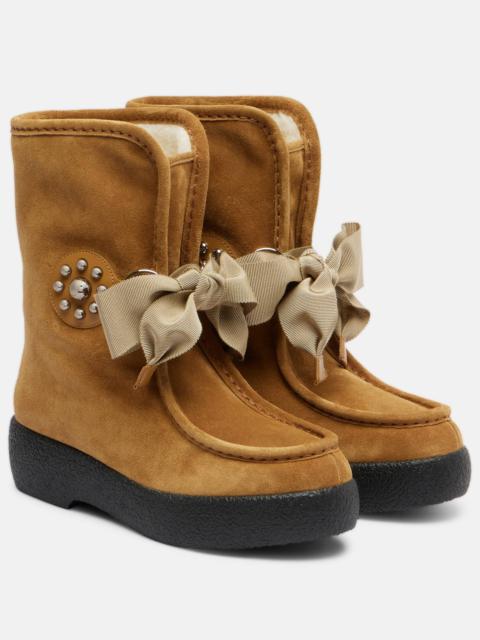 Snowish suede ankle boots