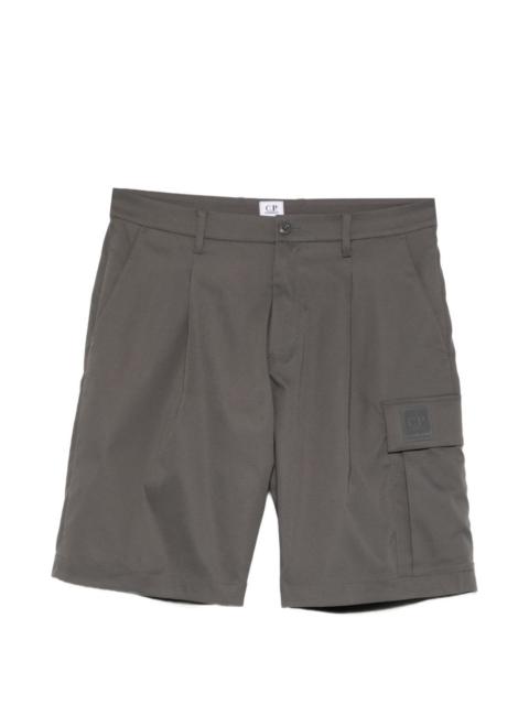 cargo-pockets shorts