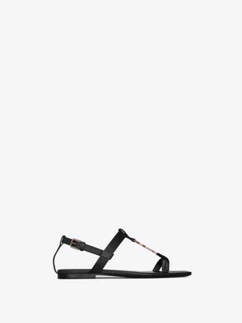 cassandra flat sandals in smooth leather with gold-tone monogram