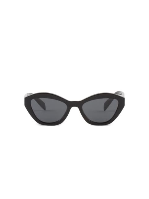 cat-eye sunglasses