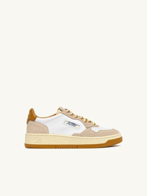 MEDALIST LOW SNEAKERS IN SAND AND WOOD SUEDE AND LEATHER