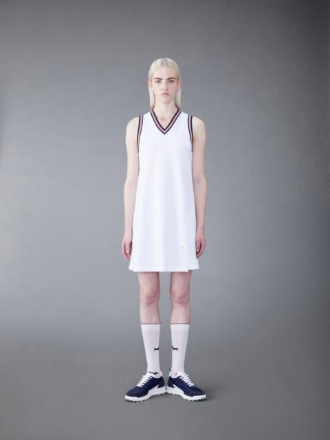 V-neck sleeveless dress