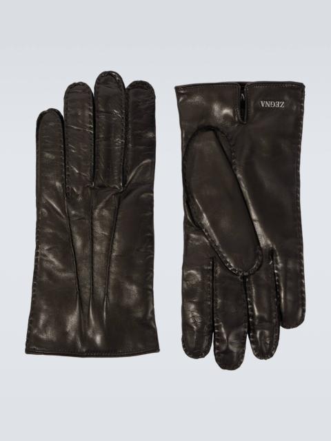 Leather gloves
