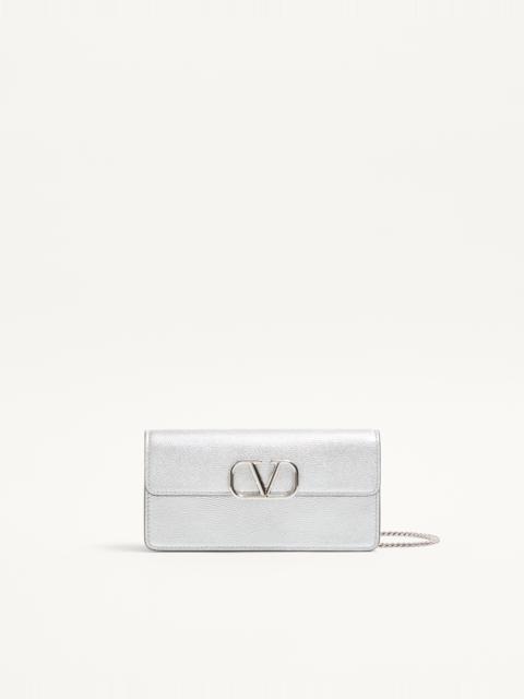 VLOGO SIGNATURE METALLIC GRAINY CALFSKIN WALLET WITH CHAIN