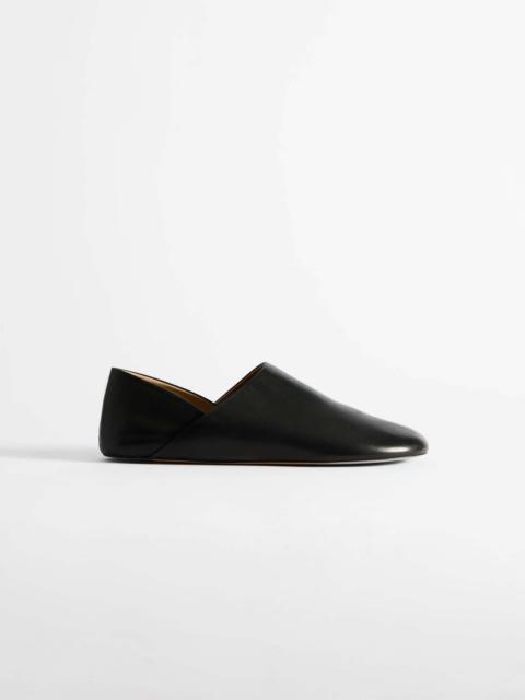 MENS SLIPPER MULES IN BLACK