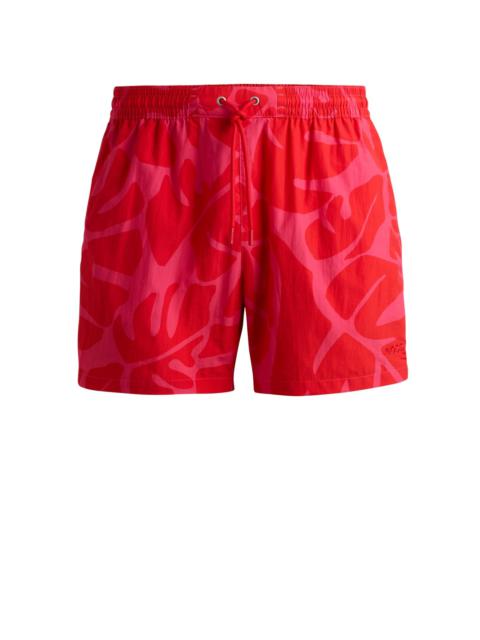 QUICK-DRY SWIM SHORTS WITH SEASONAL PATTERN
