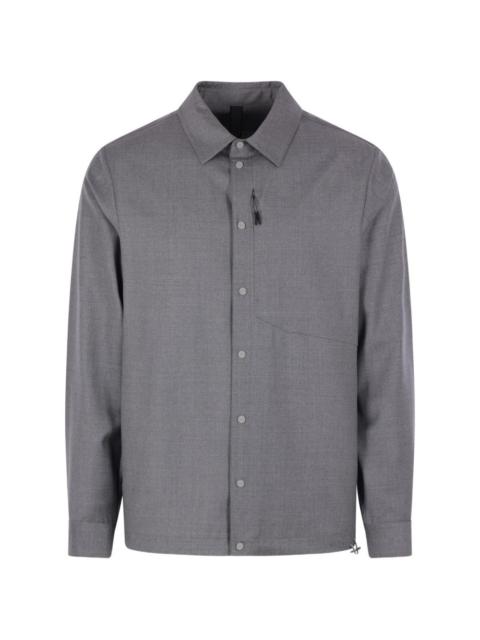 button-fastening shirt