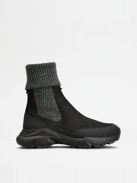CHELSEA BOOTS IN NUBUCK AND KNIT - BLACK
