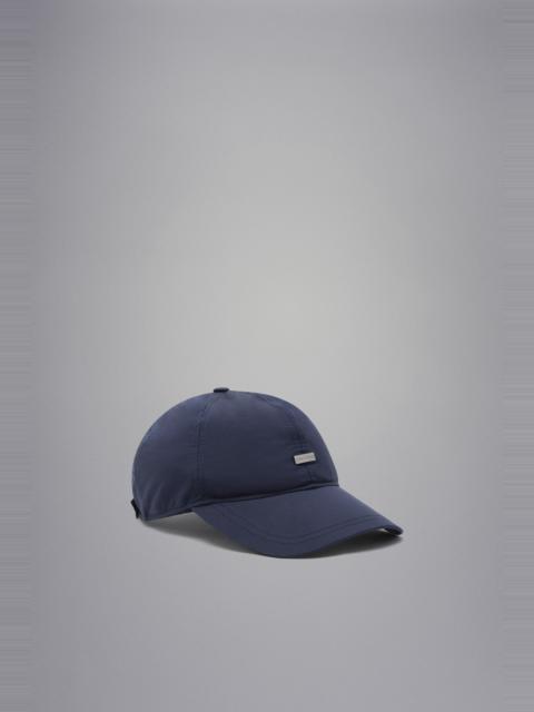 BASEBALL CAP WITH METAL PLATE