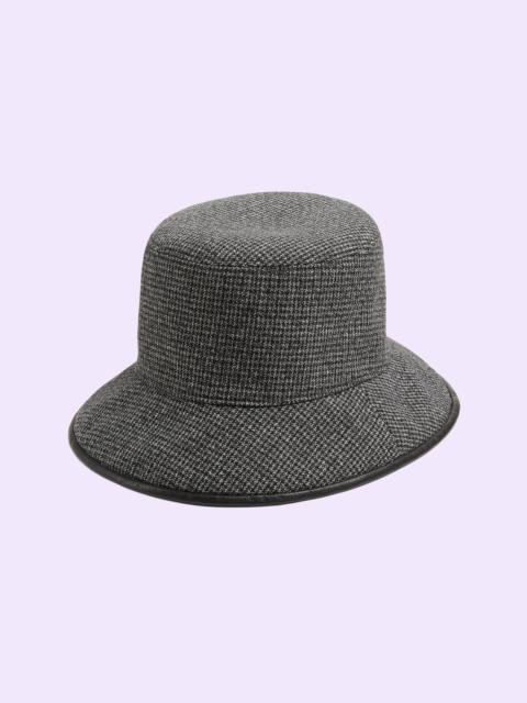 Reversible bucket hat