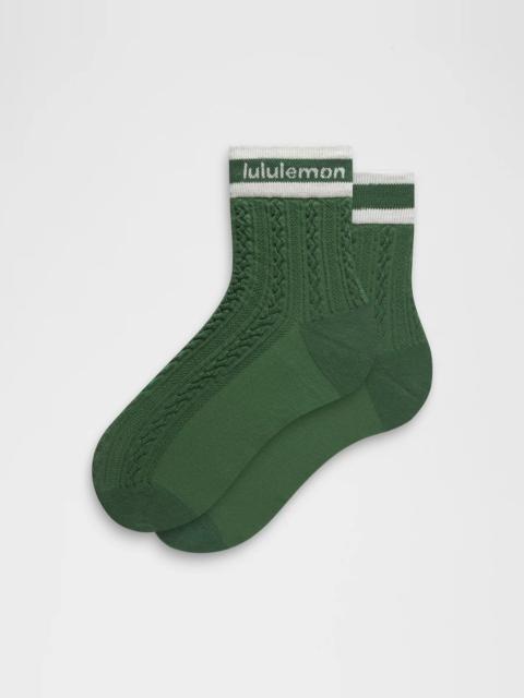 Unisex Cable-Knit Quarter Socks