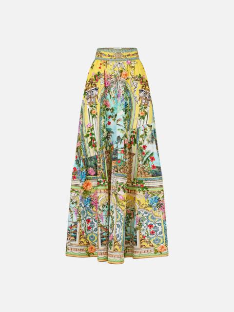 SKIRT WITH SHAPED SEAM