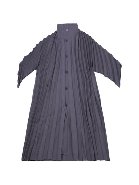 Edge pleated button coat