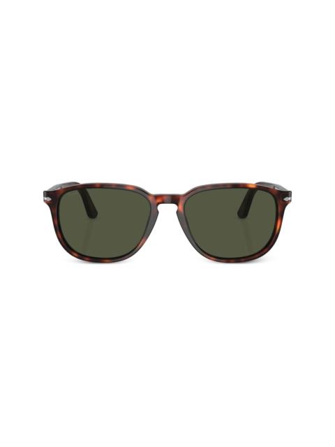 D-frame sunglasses