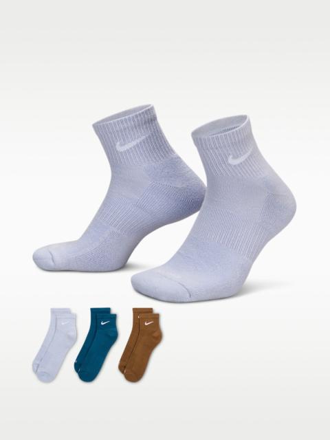 Nike Everyday Plus Cushioned Training Ankle Socks (3 Pairs)