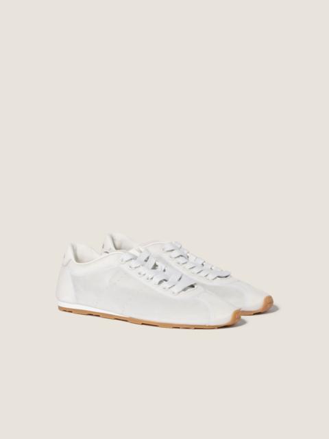 Plume mesh fabric sneakers