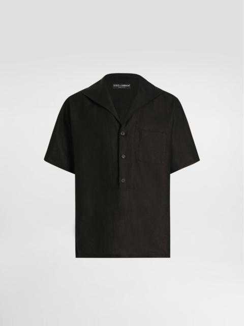 Three-button short-sleeved linen shirt