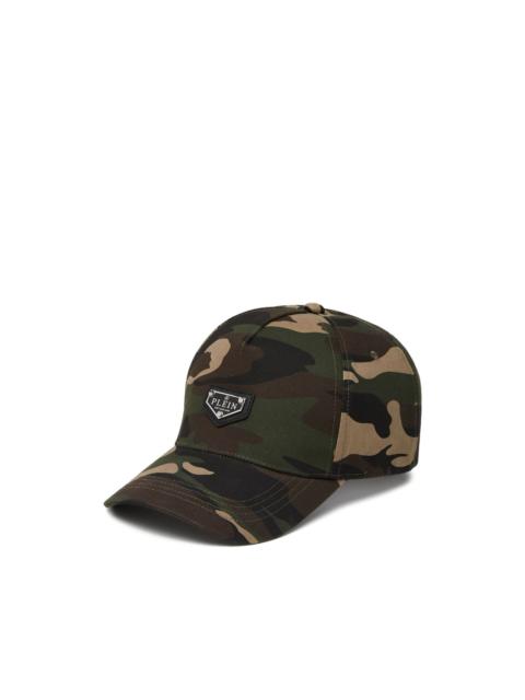 camouflage-pattern baseball cap
