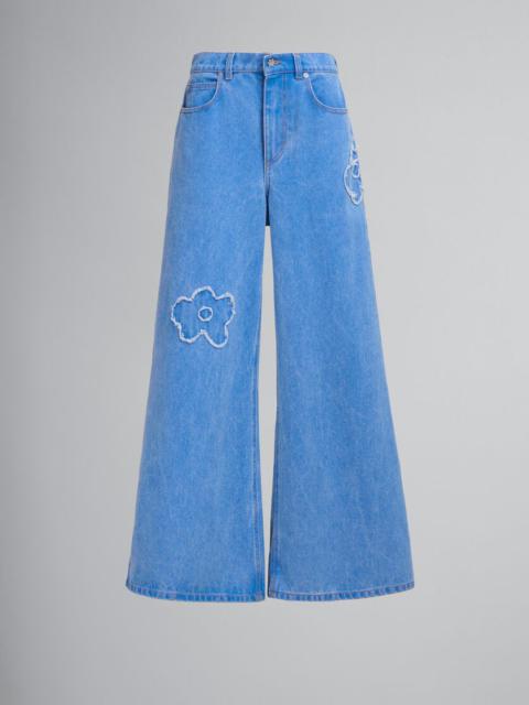 LIGHT BLUE DENIM WIDE LEG JEANS WITH PATCH DETAIL