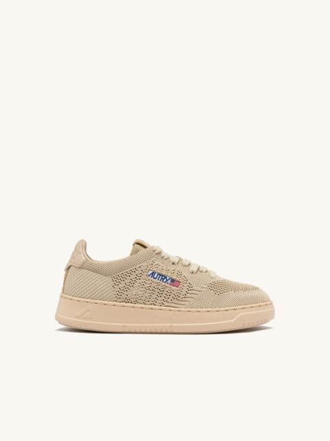 MEDALIST EASEKNIT LOW SNEAKERS IN CREME BRULEE KNIT