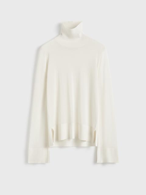 Slit sleeve turtleneck white