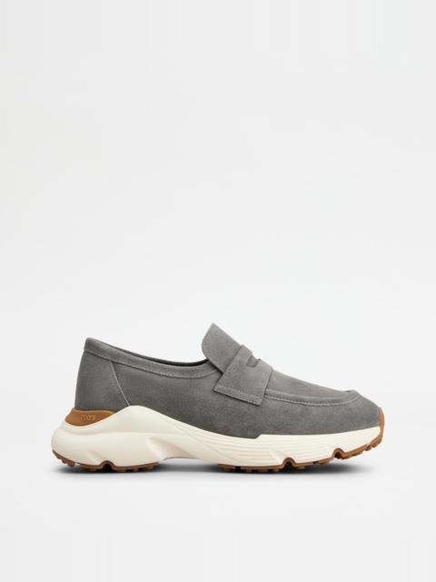 SPORTY LOAFERS IN SUEDE - GREY