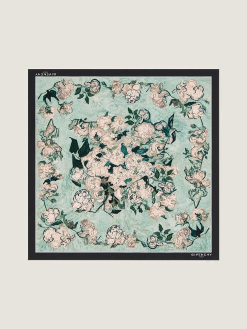 SMALL SQUARE IN SILK WITH ROSES PRINT
