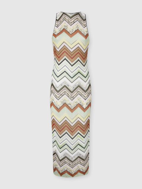 Sleeveless long dress in viscose and cotton chevron