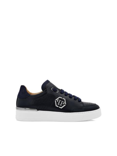 logo-appliquÃ© low-top sneakers
