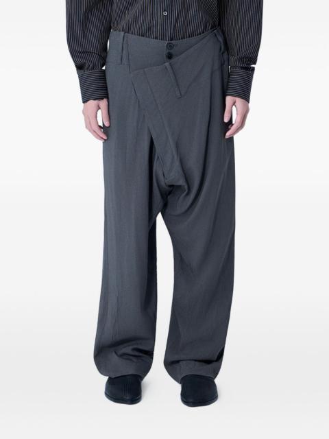 drop-crotch trousers