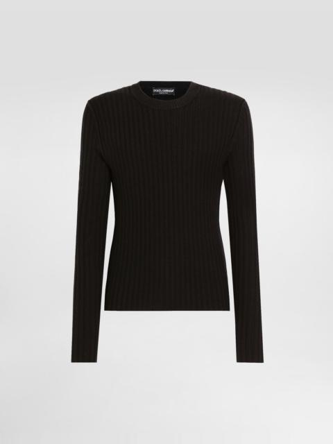 Wool pullover