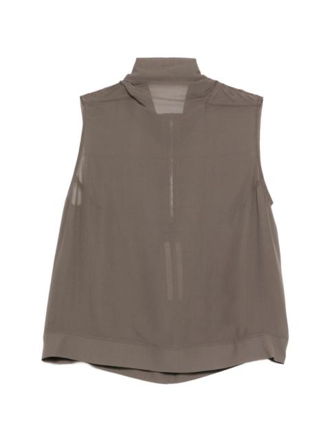 zip-fastening vest