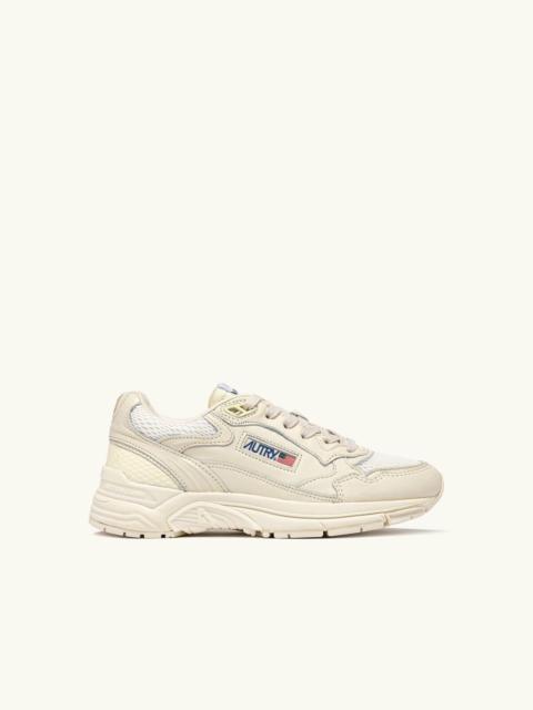 HYPERWAY SNEAKERS IN WHISPER WHITE LAMINATED LEATHER AND MESH