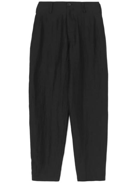 crease-effect tapered trousers
