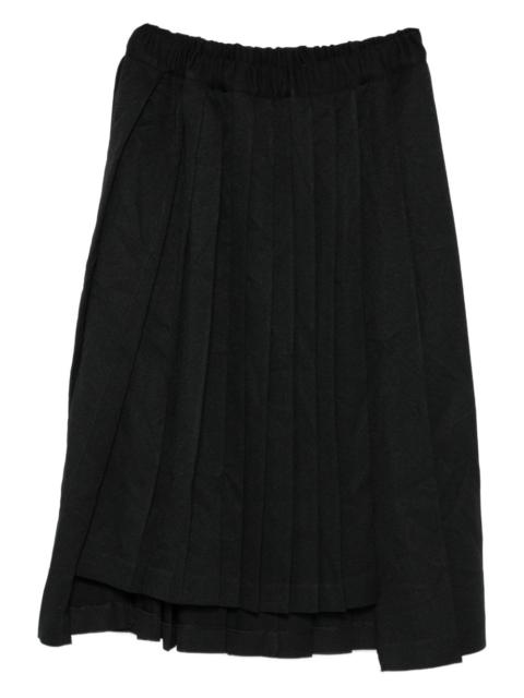pleated skirt
