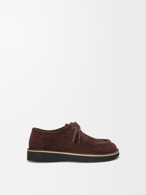 Faro lace-up in suede calfskin
