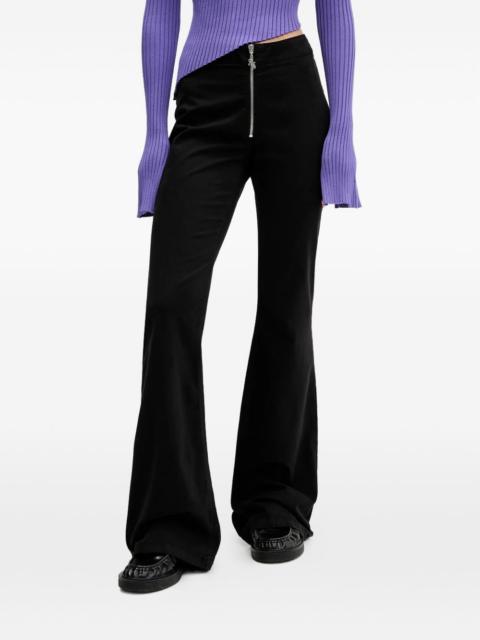 zip-fastening trousers